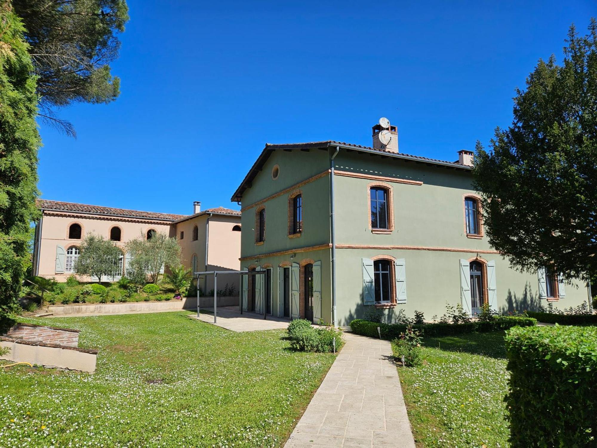 Domaine De Belcayre Bed & Breakfast มงโตบ็อง ภายนอก รูปภาพ