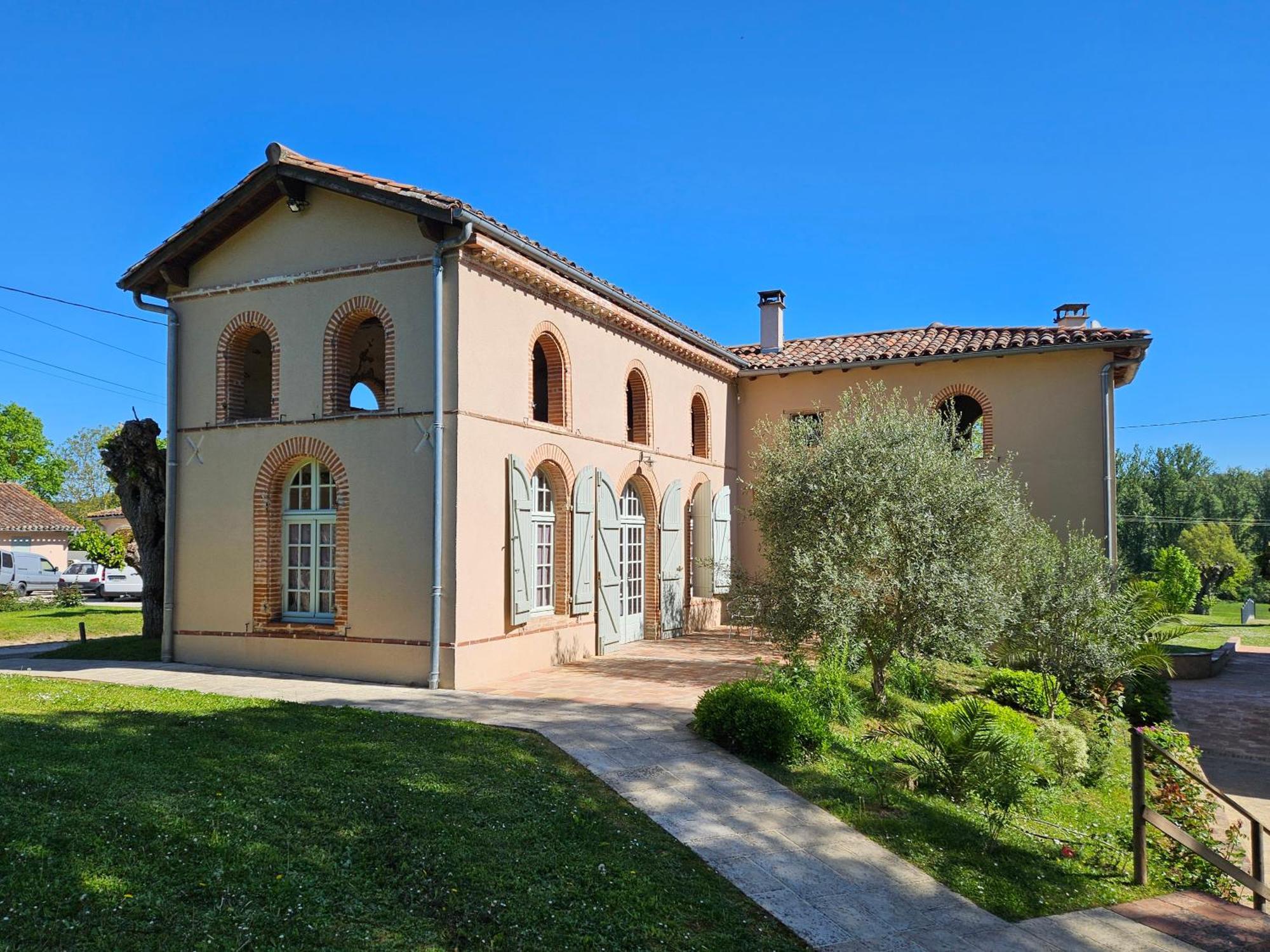 Domaine De Belcayre Bed & Breakfast มงโตบ็อง ภายนอก รูปภาพ